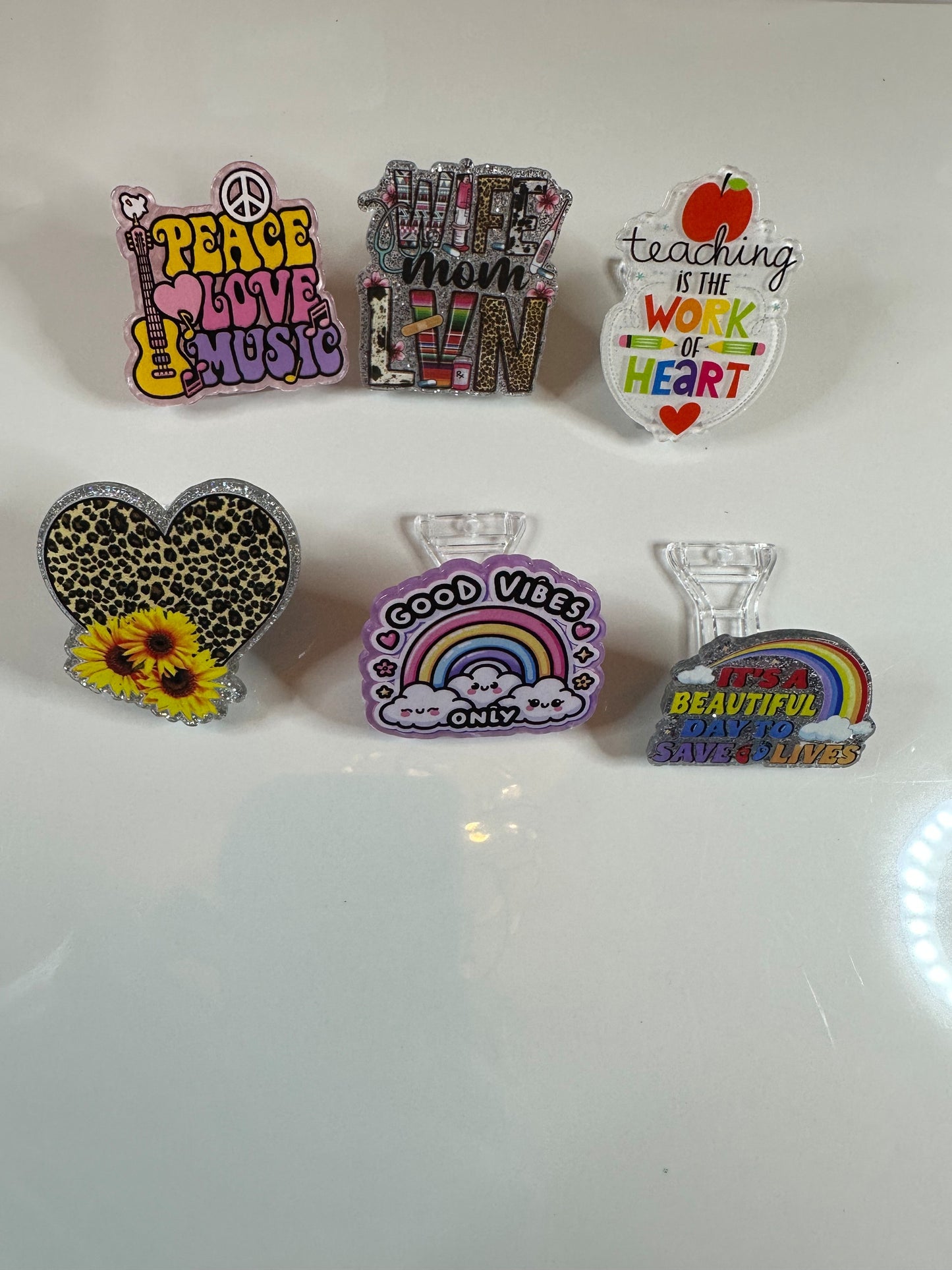 Acrylics with Stands Live Sales